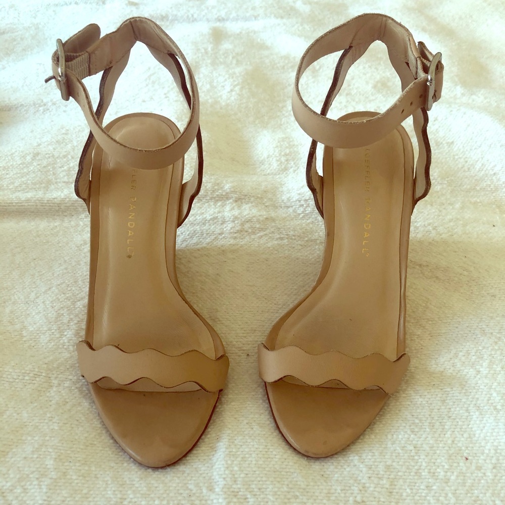 Loeffler Randall wedges. Sz 5